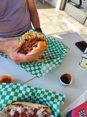 Mighty Burger

3 patties of peace, 3 vegan cheese slices, bak'n(vegan bacon), lettuce, tomatoes, onions, pickles, and secrets sauce. at Veg & Go Plant Based in Riverside