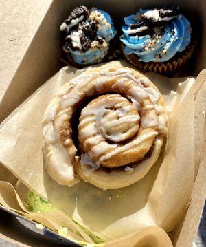 Cinnamon roll & Cookie Monster cupcakes  at Trendy Eats & Vegan Treats in Corpus Christi