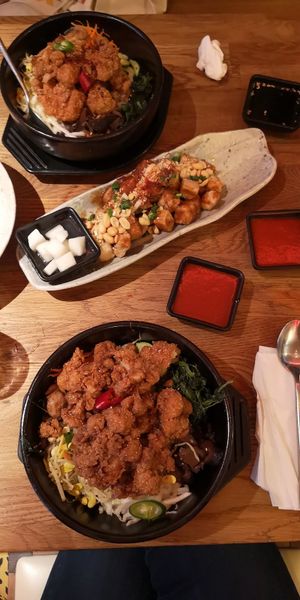 Bibimbap mit Cauliflower Wings und Fried Dubu als Tapas Portion at Kini in Hamburg