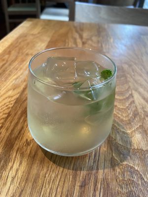 Homemade lemonade with mint and lime: very tasty at Kini in Hamburg