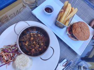 Vegan chickpea curry and black bean burger 🍔 at Luca's Pub & Grub - Maybe closed in Hurghada