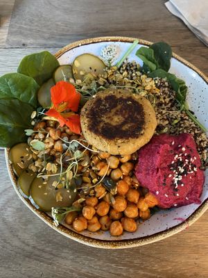 Salad  at Nicolau in Porto