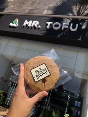 Galleta de cacahuate con chispas de chocolate  at Mr. Tofu in Aguascalientes