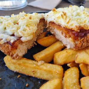 Stringy cheese parma at Palling Bros Brewery in Heathcote