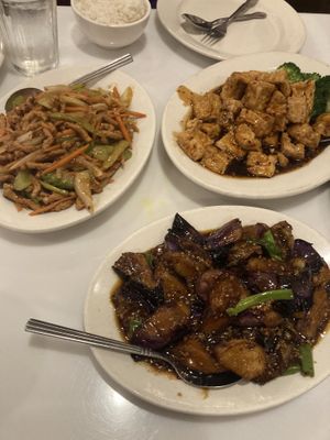 Szechuan chick’n 🙂 (top left), General Tso’s tofu 😟 (top right), eggplant in garlic sauce😋 (bottom)  at Chinatown Garden in Washington