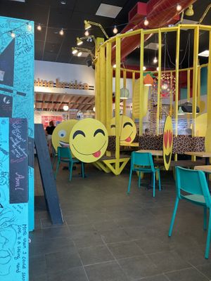 Covid decor at La Graine Brulée in Montreal