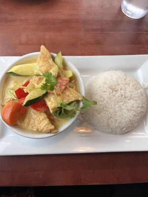 Yellow curry   at Thai Sapa in Springdale