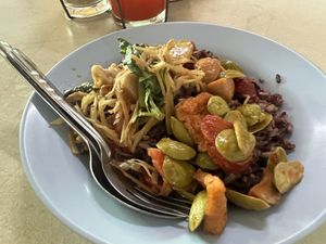 Rice and two dishes   at Nang Aharn Jay in Bangkok