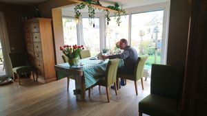 Ontbijt met uitzicht op de tuin.  at De Groene Mus  in Wervershoof