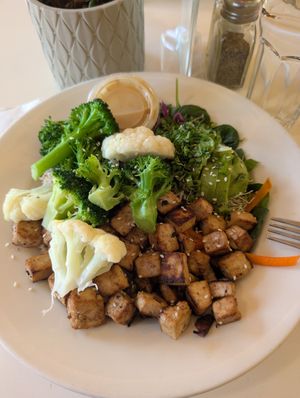 Tofu veggie bowl, delicious at The Natural Cafe in Goleta