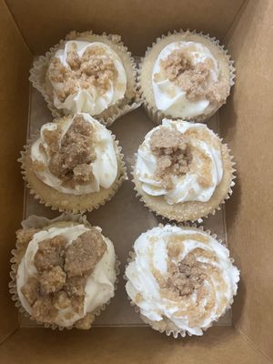 Peach cobbler cupcakes 🍑 🧁   at Glamaris Cakes in San Antonio