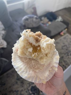 Peach cobbler cupcake 🍑🧁  at Glamaris Cakes in San Antonio