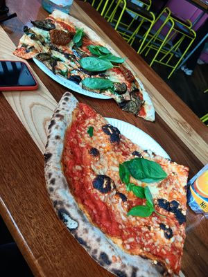 Pizza vegan at Civerinos Slice - OG in Edinburgh