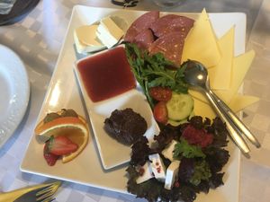 Brotzeit was Süß und was Saures  at Café Waltenbergstüberl in Seeon