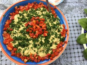 hummus at EcoVillage Bhrugu Aranya in Jordanow