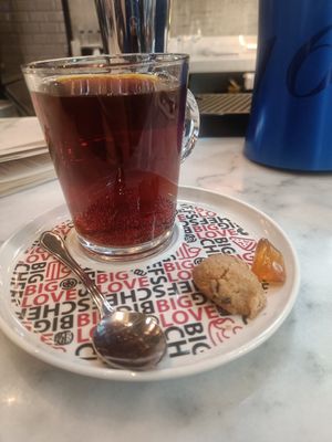 And just a warning they serve you a cookie with your tea (not vegan) at SAW - Big Chefs in Istanbul