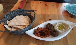 Fladenbrot & vegane Aufstriche at Projekt Morgenland in Horb Am Neckar