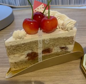 Black tea cherry cake   at The Vegan Marshmallooow in Tokyo