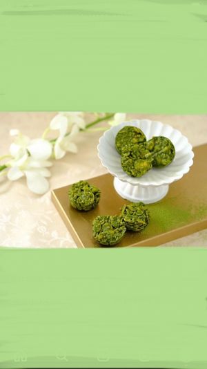 Matcha Chocolate Crunch 6pcs 🍵.
Wonderful crunchy texture of crushed corn flakes, quinoa puffs and matcha flavored chocolate 🙂.
Gluten free, soy free, white sugar free, no preservatives food additives at The Vegan Marshmallooow in Tokyo