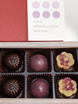 ヴィーガンガナッシュチョコレートルージュグルテンフリー❤（季節限定商品）

美しい上にガナッシュはとても柔らかくて美味し at The Vegan Marshmallooow in Tokyo