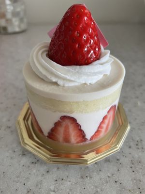 Strawberry shortcake   at The Vegan Marshmallooow in Tokyo