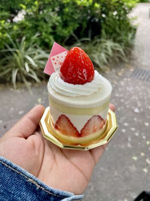 Strawberry shortcake   at The Vegan Marshmallooow in Tokyo