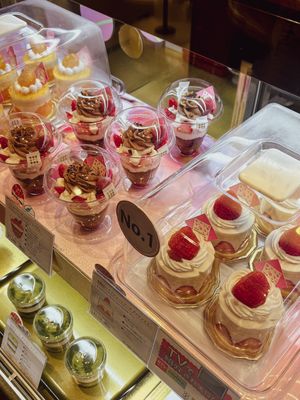 No.1 cake for a reason, I'm still dreaming with how good it was!! I would fly all the way back just to have more of it😍  at The Vegan Marshmallooow in Tokyo