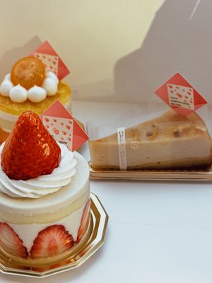 And Miso Cheescake!!  at The Vegan Marshmallooow in Tokyo