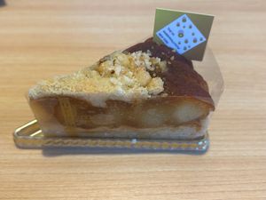 Apple tart at The Vegan Marshmallooow in Tokyo