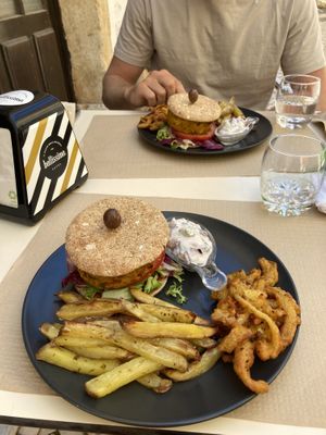 Namaste burger at Parsley and Thyme in Silves
