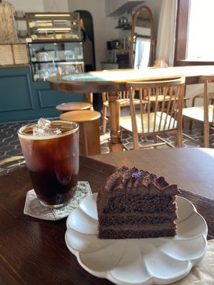 Earl grey chocolate cake and americano   at Pengohoda - 펜고호다 in Jeju