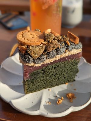 Mugwort and black sesame cake at Pengohoda - 펜고호다 in Jeju