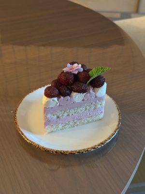 Raspberry cake  at Pengohoda - 펜고호다 in Jeju