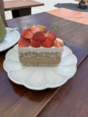 Peach cake  at Pengohoda - 펜고호다 in Jeju