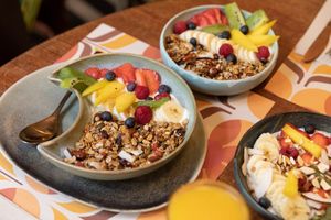 🍌🍓🍒🍑🥭 at Faire Brunch & Drinks in Barcelona