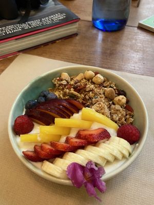 Granola 🌰  at Faire Brunch & Drinks in Barcelona