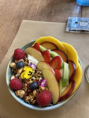 Vegan granola bowl 🍓  at Faire Brunch & Drinks in Barcelona