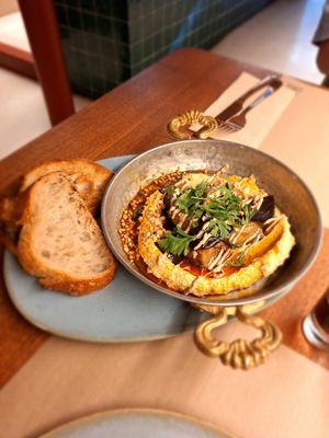 Hummus & eggplant at Faire Brunch & Drinks in Barcelona