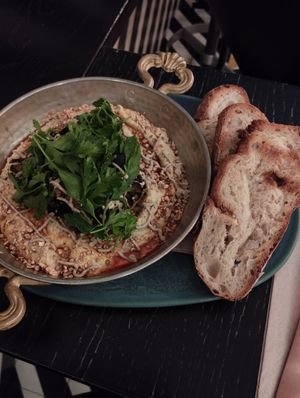houmous (topped with coriander   at Faire Brunch & Drinks in Barcelona