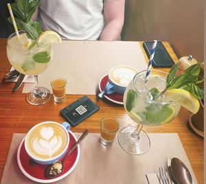 Super good home made limo, delicious coffee and crazy ginger shots 😍🤭  at Faire Brunch & Drinks in Barcelona