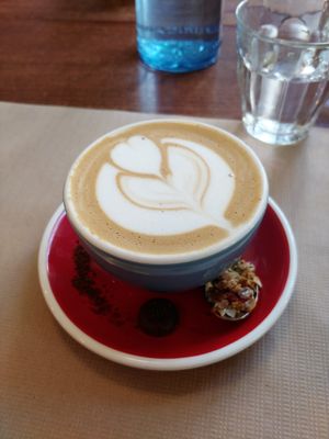 Cappuccino, -10 cent for oat milk 💪 at Faire Brunch & Drinks in Barcelona