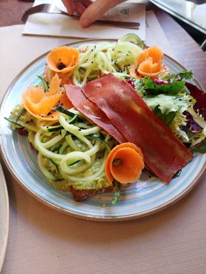 Avocado hummus toast with "bacon" at Faire Brunch & Drinks in Barcelona