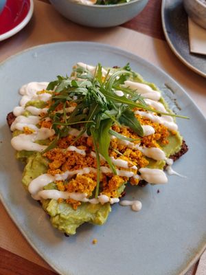 Avocado scrambled tofu at Faire Brunch & Drinks in Barcelona
