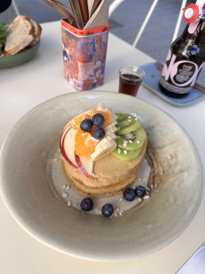 Vegan pancakes and maple syrup. Vegan because without cream cheese on top. Average taste...  at Faire Brunch & Drinks in Barcelona