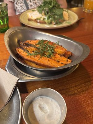 Sweet potato wedges and (vegan) truffle mayo - really goodd  at Faire Brunch & Drinks in Barcelona