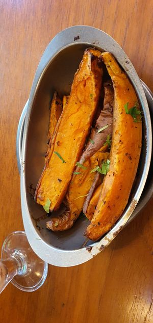 Sweet potato wedges at Faire Brunch & Drinks in Barcelona
