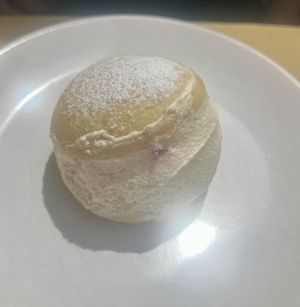 Maritozzo vegano  at Il Mercato Verde in Milan