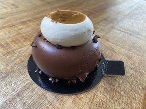 Un délice   at La Pâtisserie Vegan - Les Saveurs De La Bastille in Liege