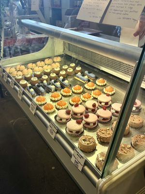 Counter at VSF23   at La Pâtisserie Vegan - Les Saveurs De La Bastille in Liege