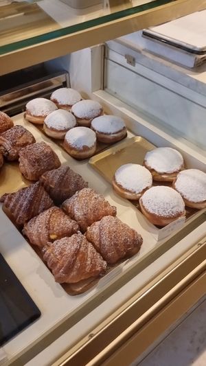 Boules and Danish at La Pâtisserie Vegan - Les Saveurs De La Bastille in Liege